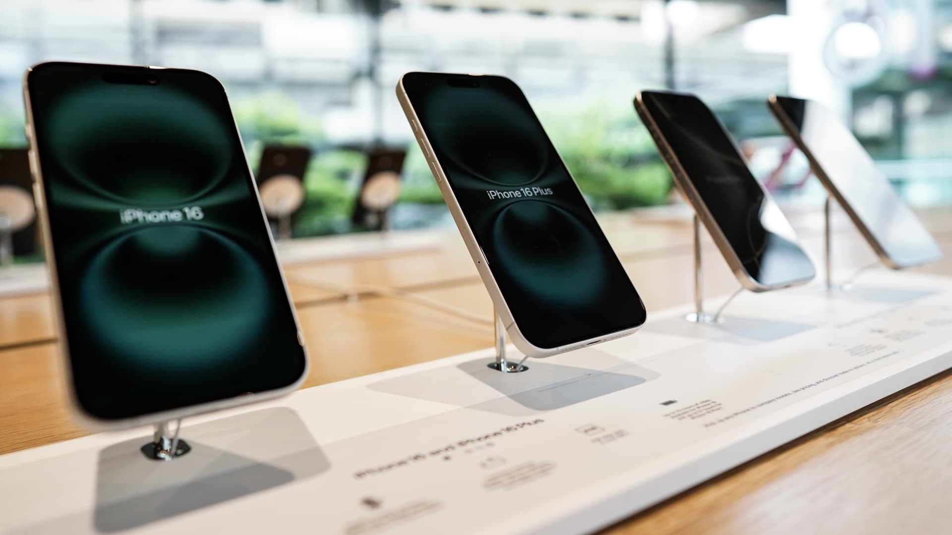 Apple iPhone assembly in India won’t cushion China tariffs: Moffett post thumbnail image